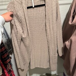 Leo & Nicole Taupe Knit Cardigan